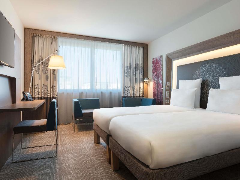 Novotel Paris Saint-Denis Stade Basilique - Oda