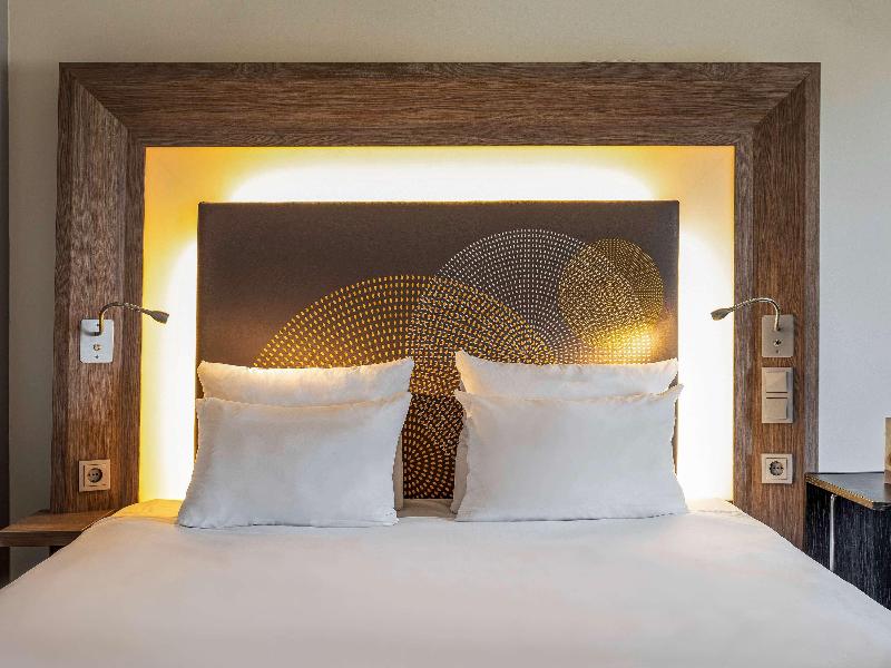 Novotel Paris Saint-Denis Stade Basilique - Oda