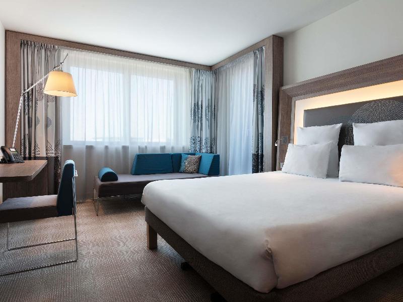 Novotel Paris Saint-Denis Stade Basilique - Oda