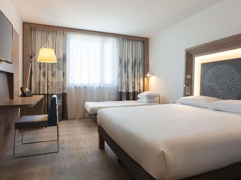Novotel Paris Saint-Denis Stade Basilique - Oda