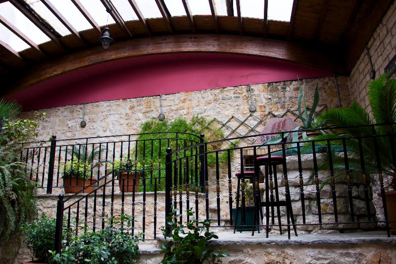 Kentrikon Hotel - Genel