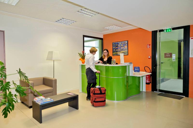 Tours Le Jardin des Lettres - Lobi