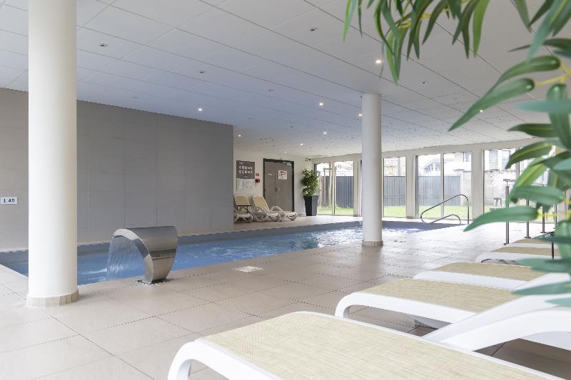Appart'hôtel Odalys City - Colmar Centre - Havuz