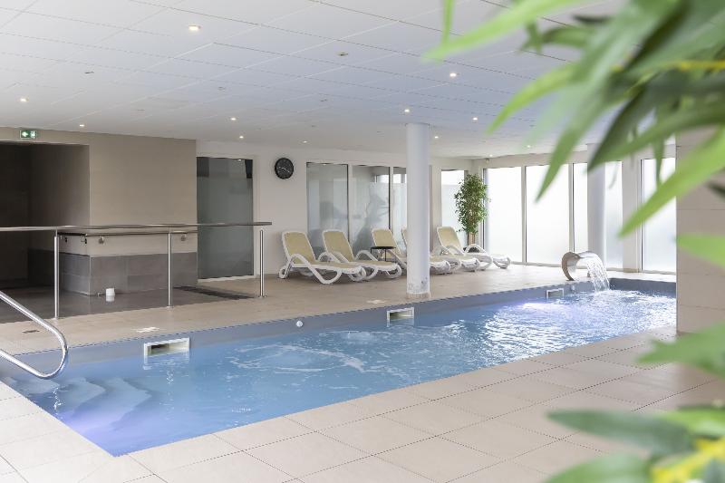 Appart'hôtel Odalys City - Colmar Centre - Havuz