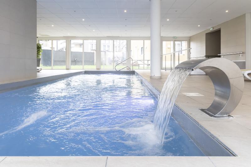 Appart'hôtel Odalys City - Colmar Centre - Havuz