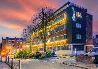 Roomzzz Chester City otel fotoğrafı