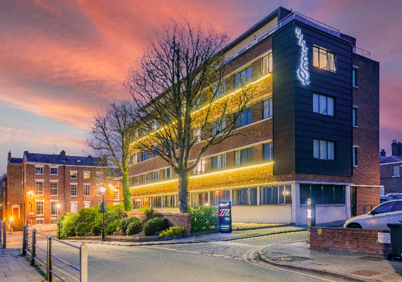 Roomzzz Chester City - Genel