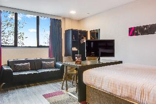 Roomzzz Chester City fotoÄŸrafÄ±
