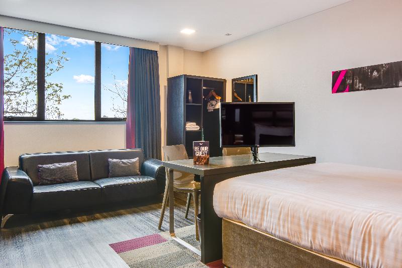 Roomzzz Chester City - Oda
