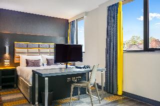 Roomzzz Chester City fotoÄŸrafÄ±
