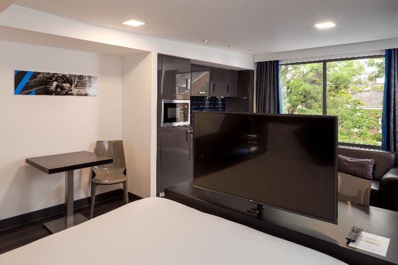 Roomzzz Chester City - Oda