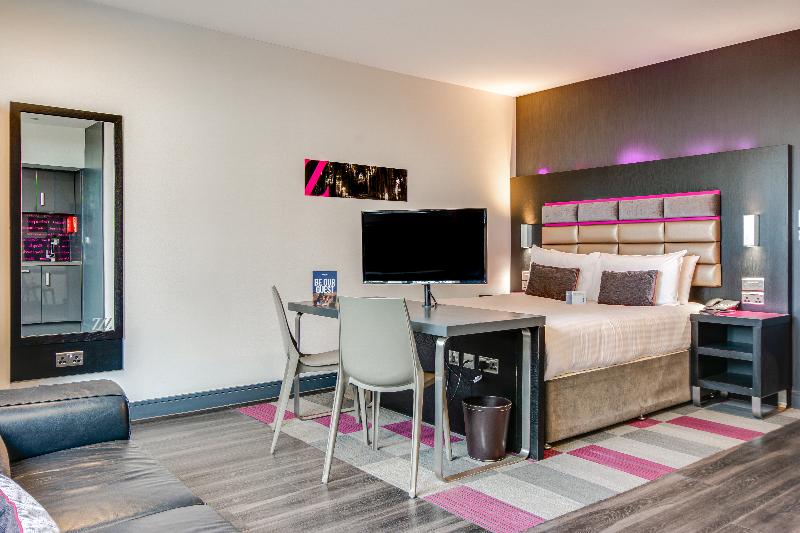 Roomzzz Chester City - Oda
