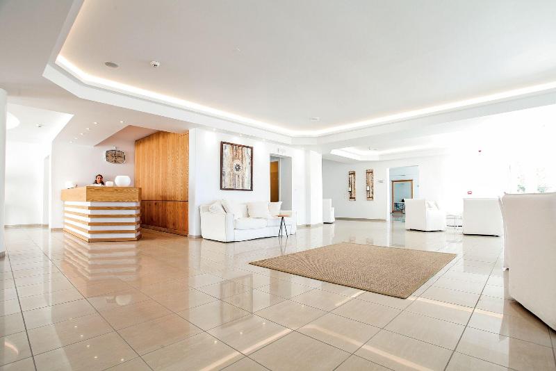 The George Hotel - Lobi