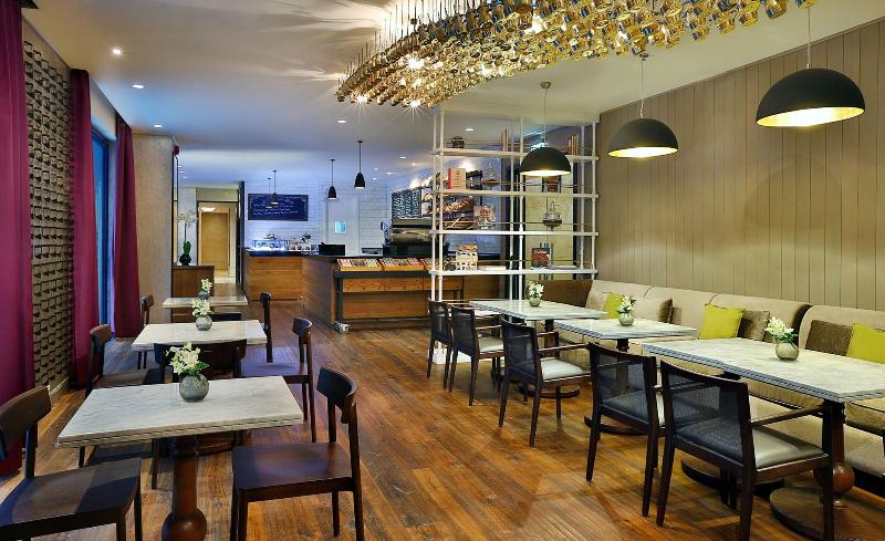 The Ritz Carlton, DIFC Executive Residences - Bar