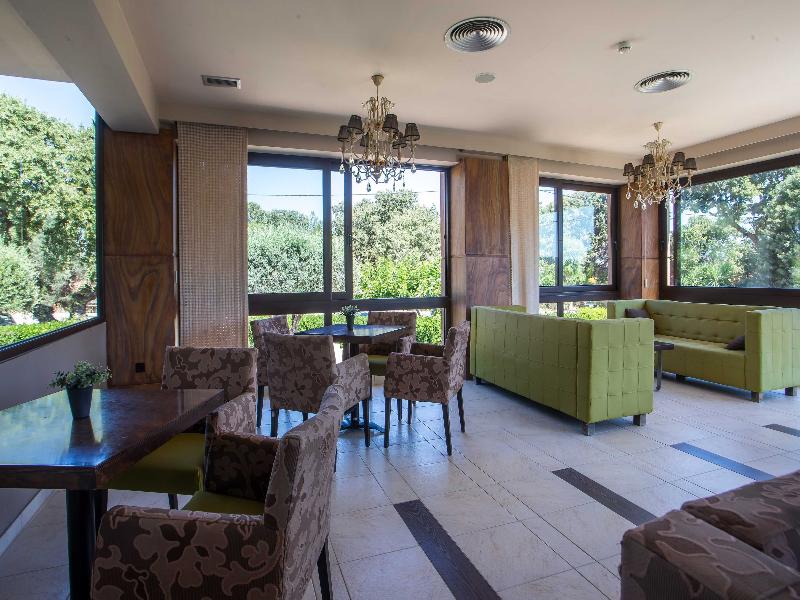 Santa Helena Hotel - Lobi