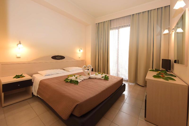 Santa Helena Hotel - Oda
