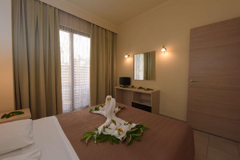 Santa Helena Hotel - Oda