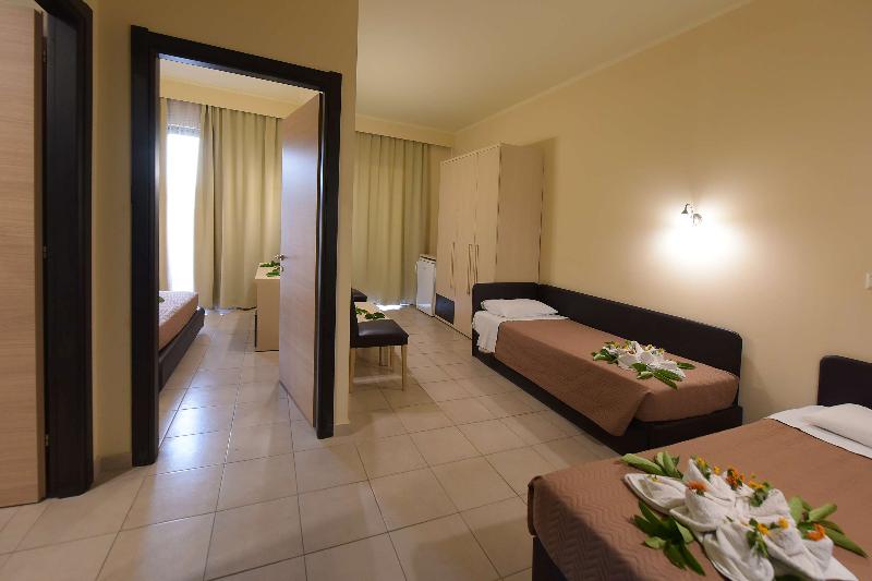 Santa Helena Hotel - Oda