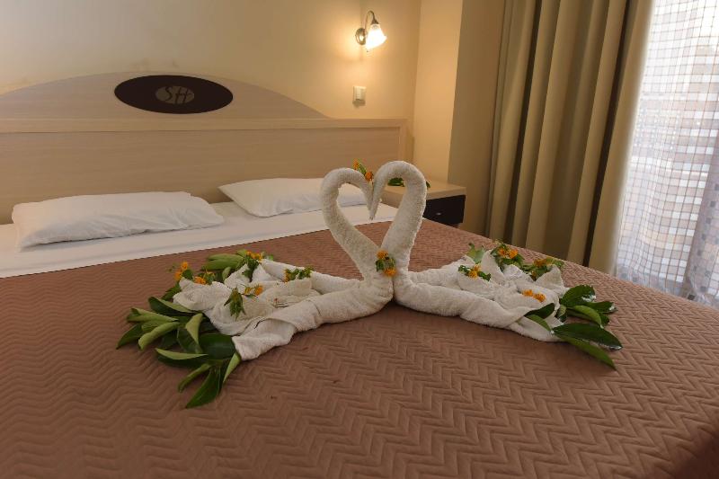 Santa Helena Hotel - Oda