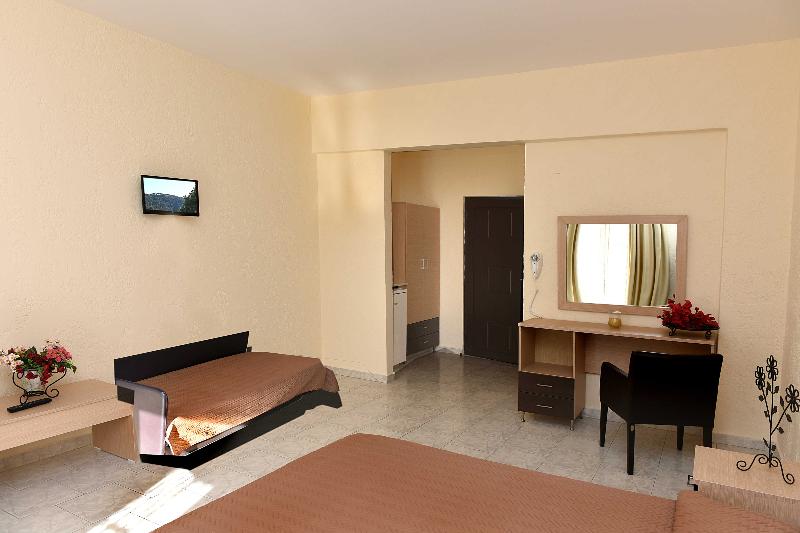 Santa Helena Hotel - Oda
