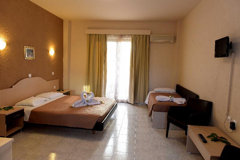 Santa Helena Hotel - Oda