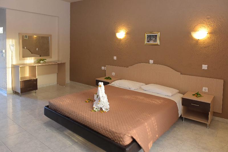 Santa Helena Hotel - Oda