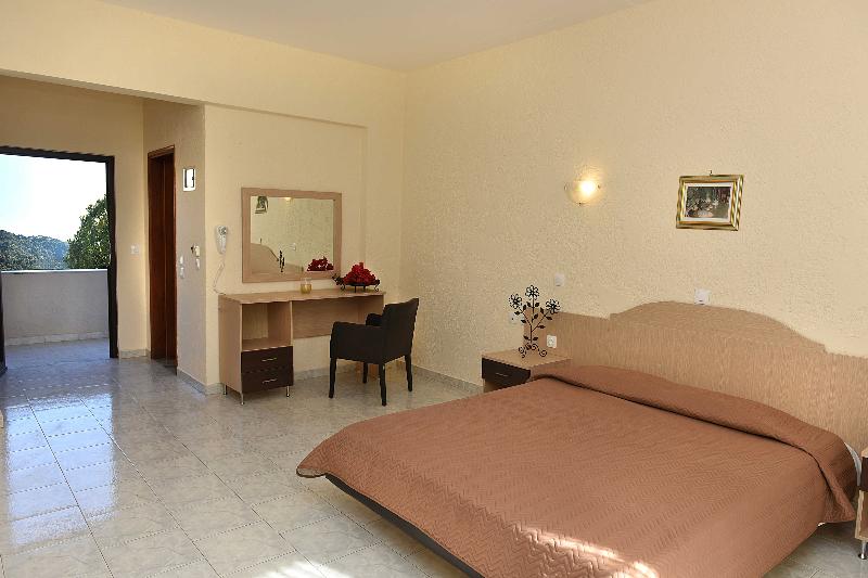 Santa Helena Hotel - Oda