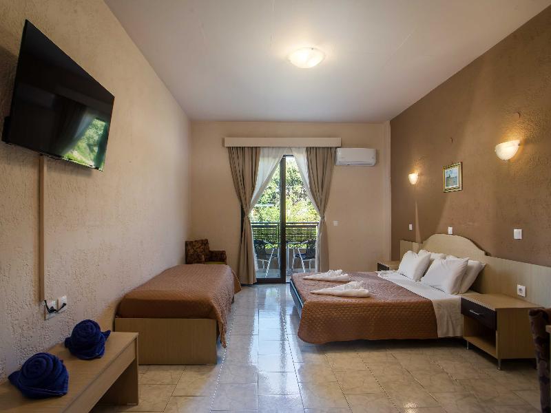 Santa Helena Hotel - Oda
