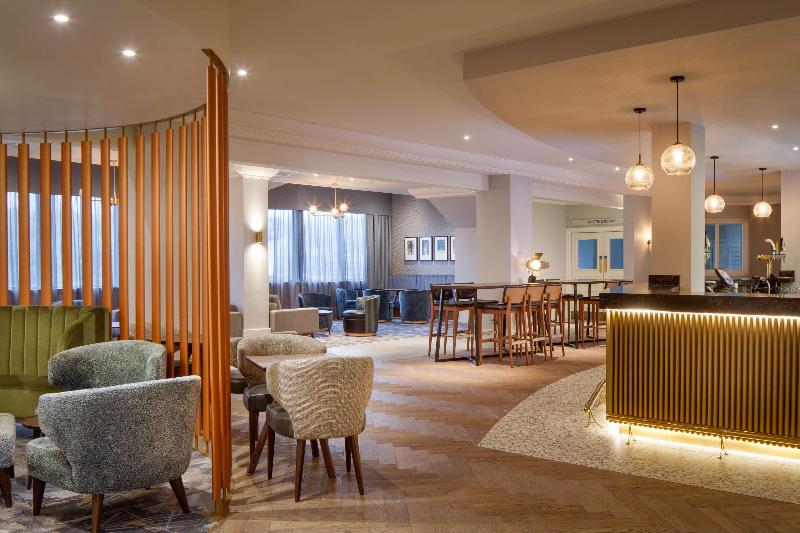DoubleTree by Hilton London Elstree - Bar