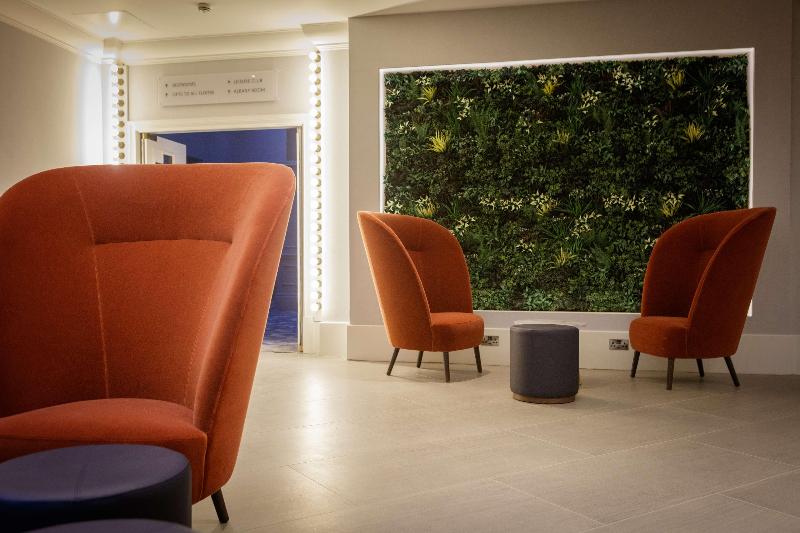 DoubleTree by Hilton London Elstree - Lobi