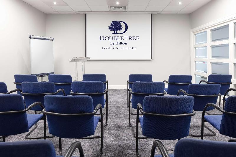 DoubleTree by Hilton London Elstree - Genel