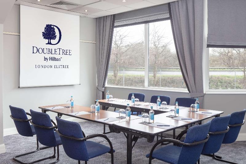 DoubleTree by Hilton London Elstree - Genel