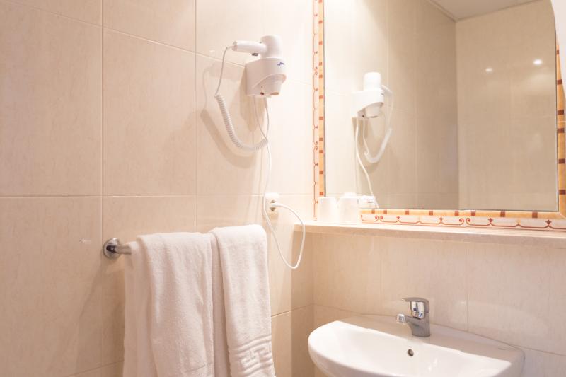 Hotel Mediterraneo by Croma - Oda