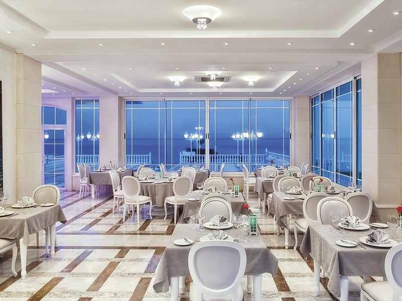 Dobedan World Palace Ex Alva Donna - Restoran