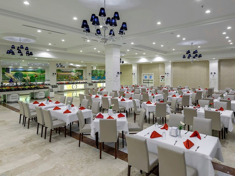 Dobedan World Palace Ex Alva Donna - Restoran
