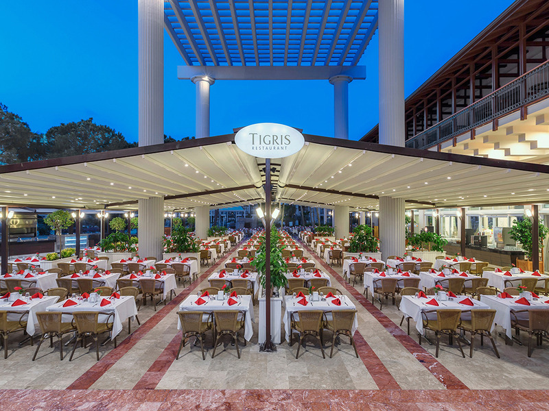 Dobedan World Palace Ex Alva Donna - Restoran