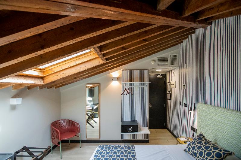 Hotel Soho Boutique Malaga - Oda