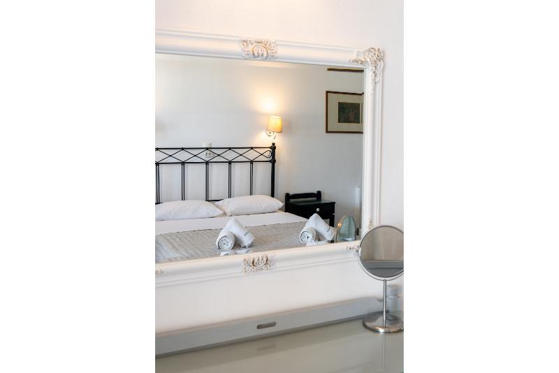 Naoussa Hotel - Oda