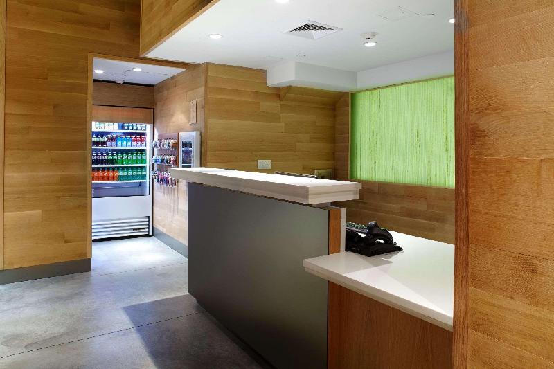 Cambria Suites Chelsea - Lobi