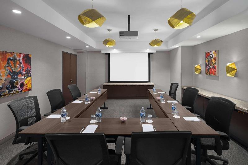 Cambria Suites Chelsea - Toplantı