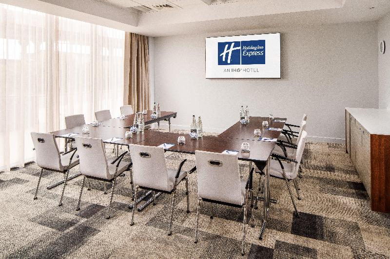 Holiday Inn Express London - Excel - Toplantı