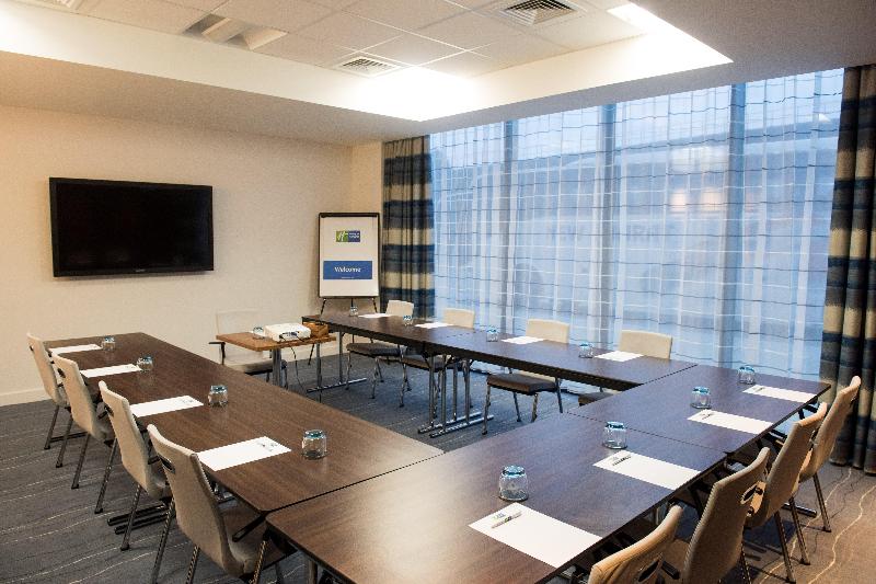 Holiday Inn Express London - Excel - Toplantı