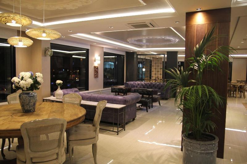 Ksuites Hotel - Lobi