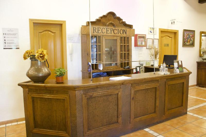 Hotel Asador Albenzaire - Lobi