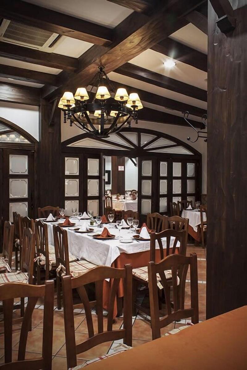 Hotel Asador Albenzaire - Restoran