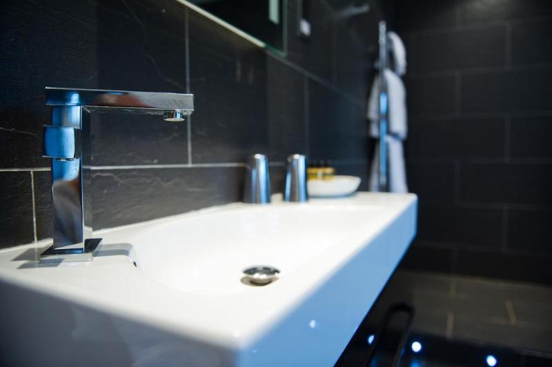 Hotel Wrexham - Genel