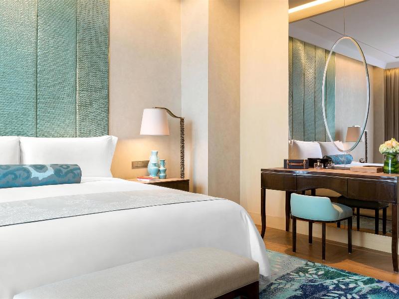 Raffles Jakarta - Oda