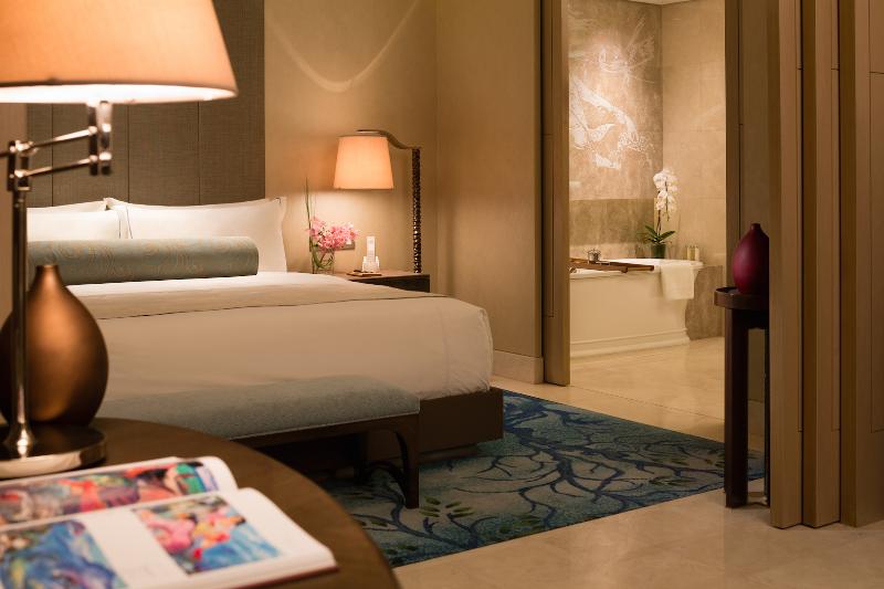Raffles Jakarta - Oda