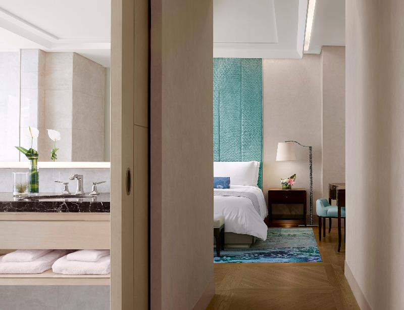Raffles Jakarta - Oda