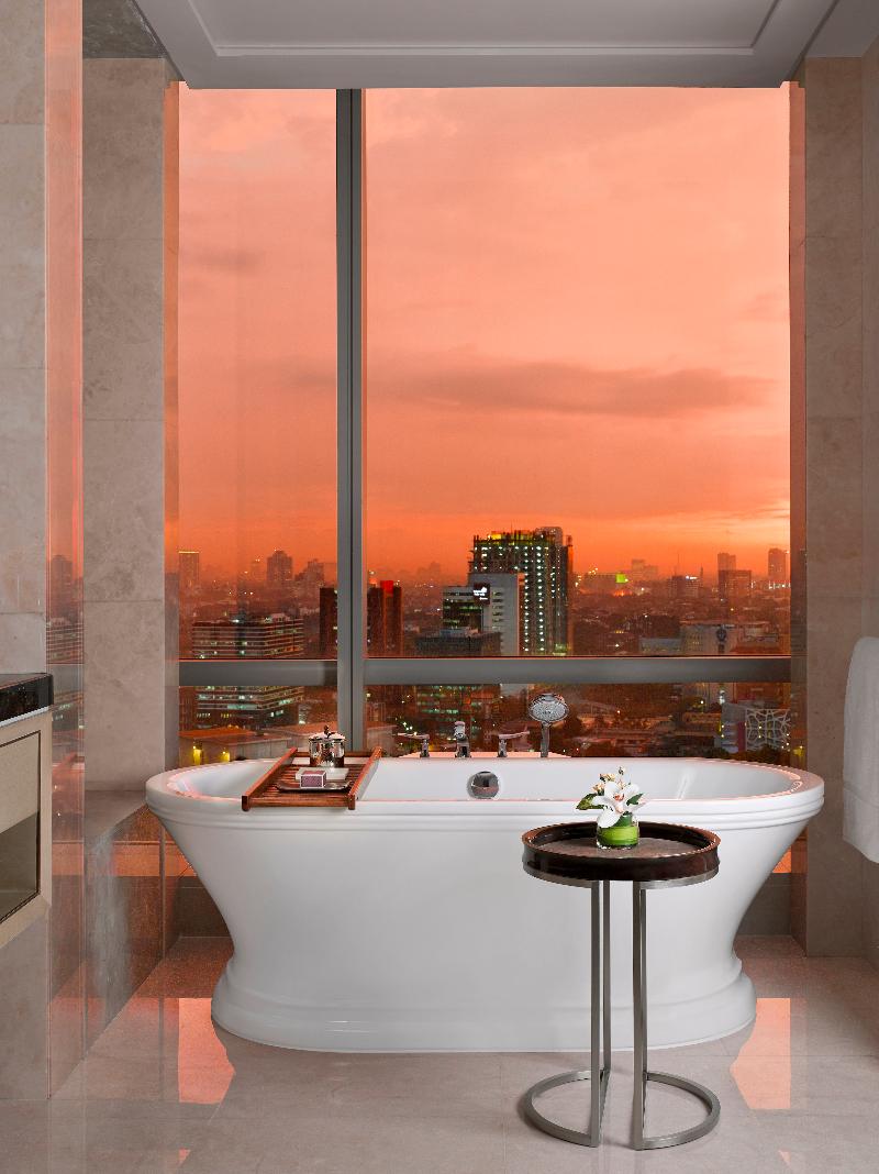 Raffles Jakarta - Oda